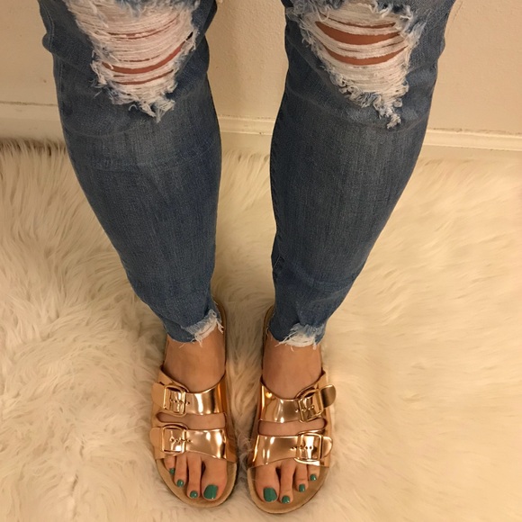 🆕 Metallic Rose Gold Double Buckle Footbed Sandal - Picture 2 of 8
